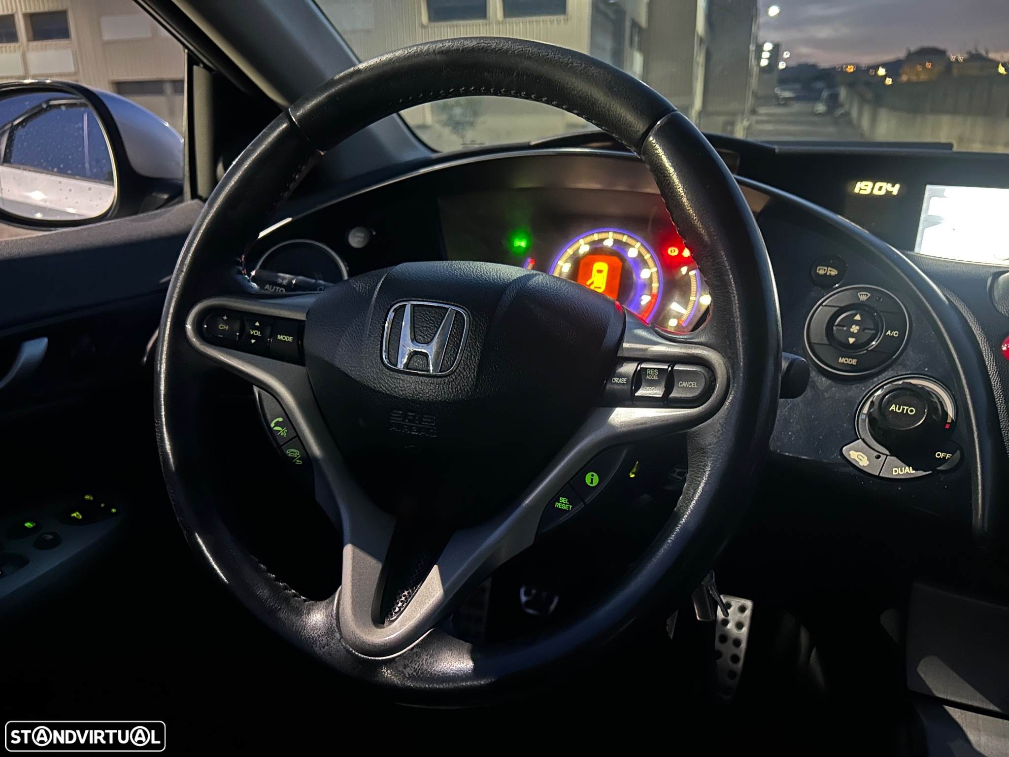 Honda Civic 1.8 Executive NAVI - 24