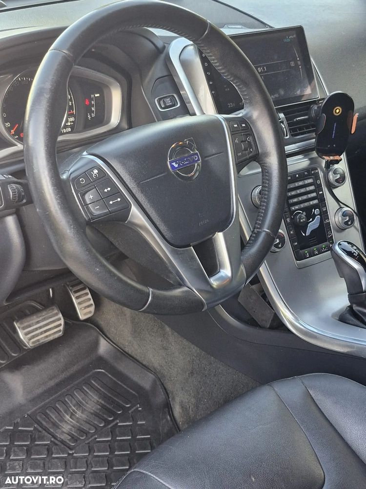 Volvo XC 60 D5 AWD Geartronic Kinetic - 7