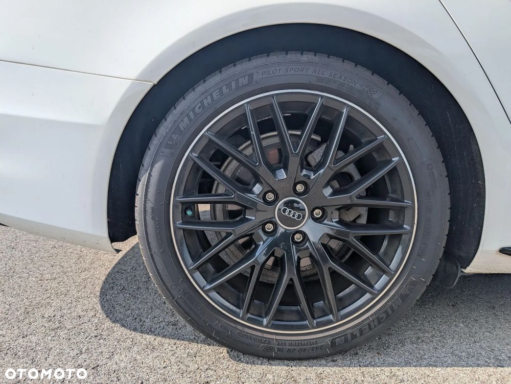 Audi A4 Limousine 2.0 TFSI ultra S tronic design - 14