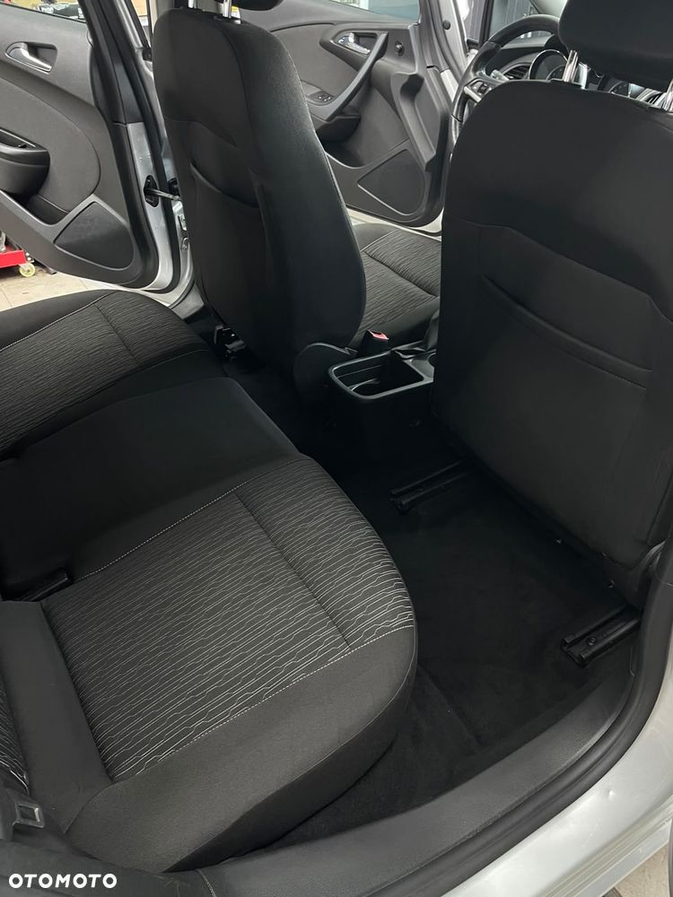 Opel Astra 1.4 Turbo Exklusiv - 29
