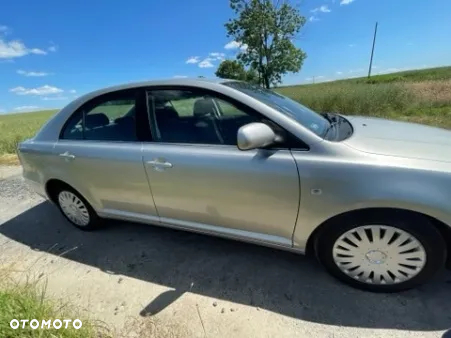 Toyota Avensis - 9