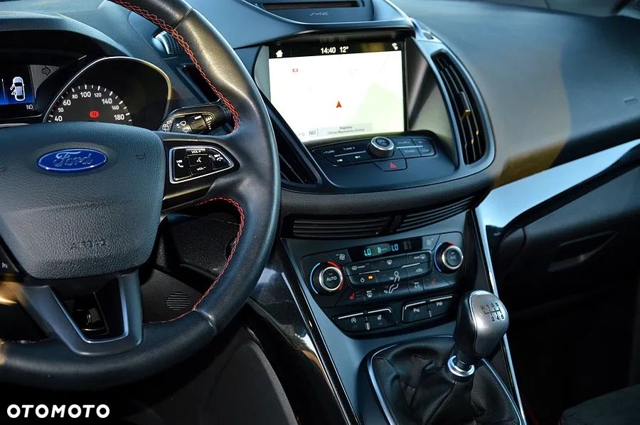 Ford Kuga 1.5 EcoBoost 2x4 ST-Line - 27