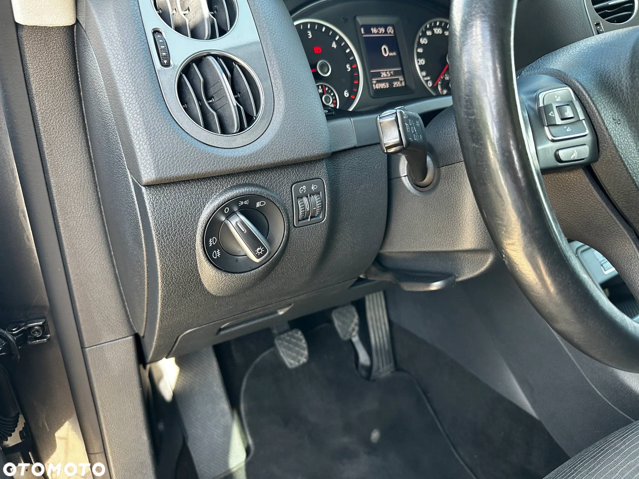 Volkswagen Tiguan - 19