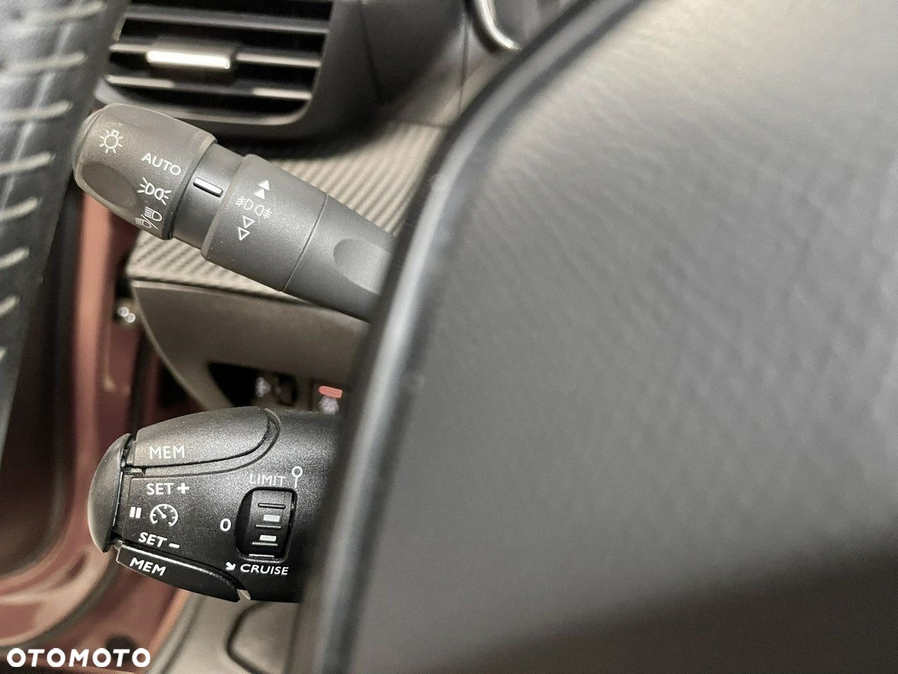 Peugeot 2008 PureTech 130 Allure - 27