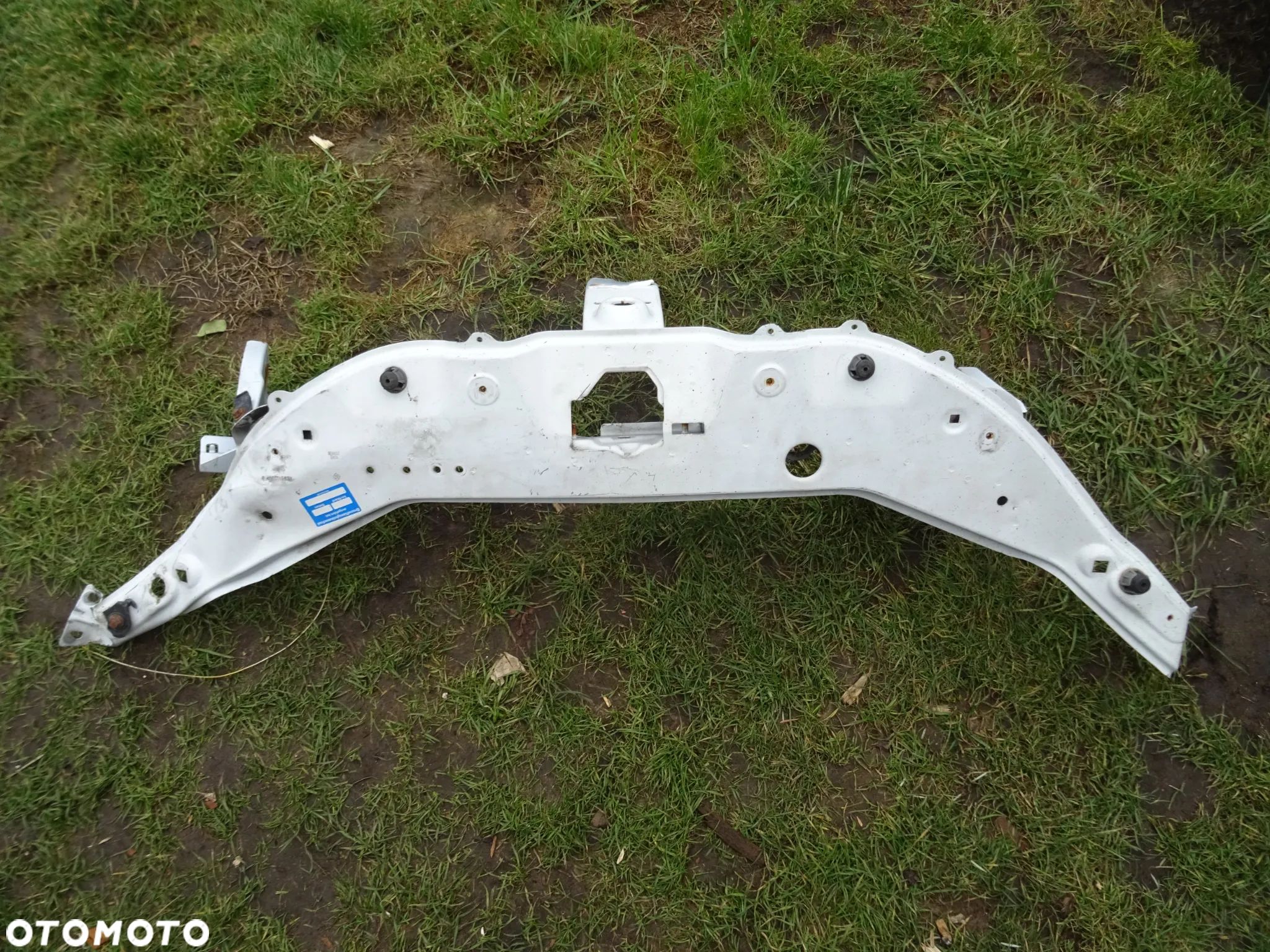 DACIA DOKKER LODGY PAS PRZEDNI GORNY BELKA POD ZDERZAK PRZEDNI TANIO DO REGENERACJI - 1