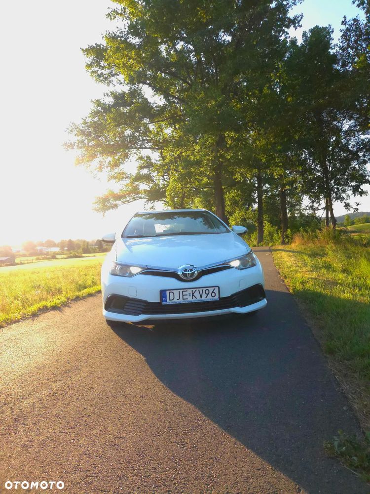 Toyota Auris 1.33 VVT-i Premium - 2