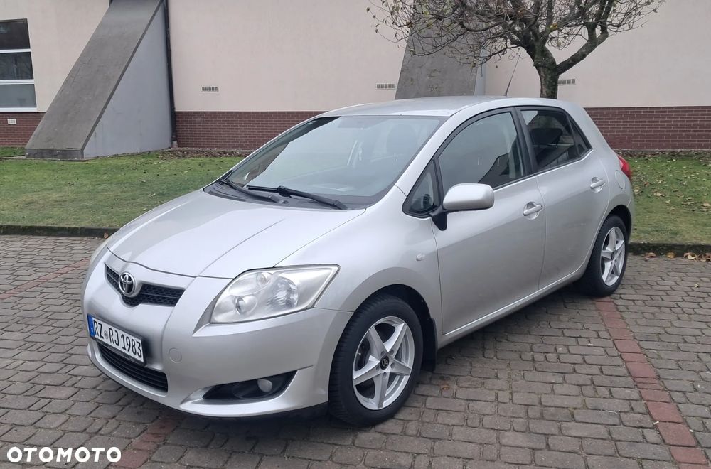 Toyota Auris 1.6 VVT-i Executive - 1