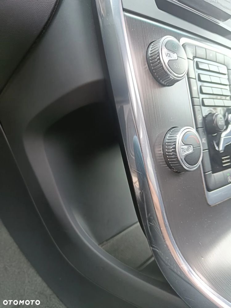 Volvo V60 D2 Base - 13