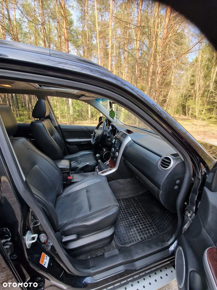 Suzuki Grand Vitara 2.0 Comfort Limited - 14