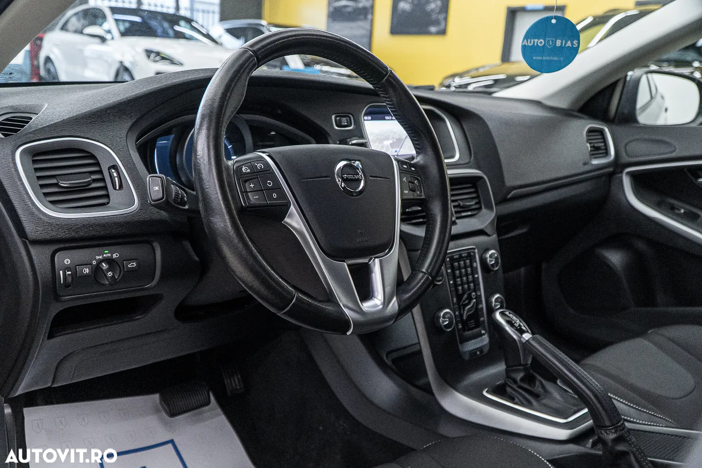 Volvo V40 D2 Aut. Momentum - 6