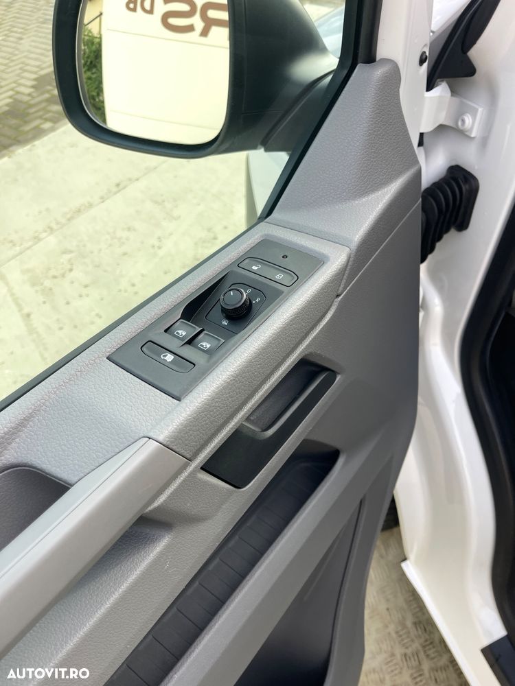 Volkswagen Transporter 2.0TDI  LUNG  2CULISANTE - 30