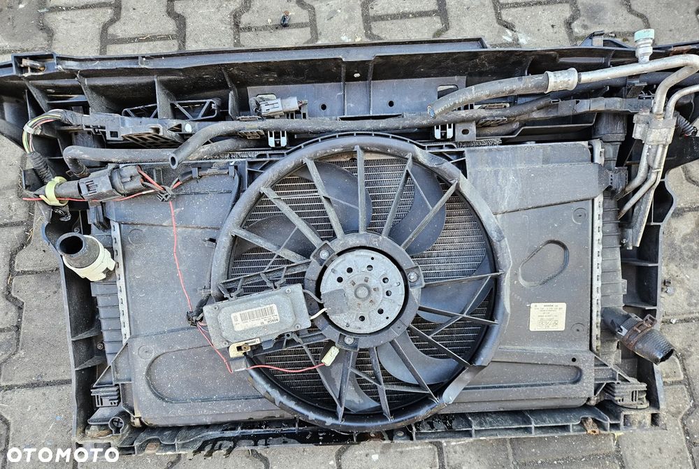 Mazda III 3 1.6 16V pas przed przedni wzmocnienie chłodnica wentylator - 4