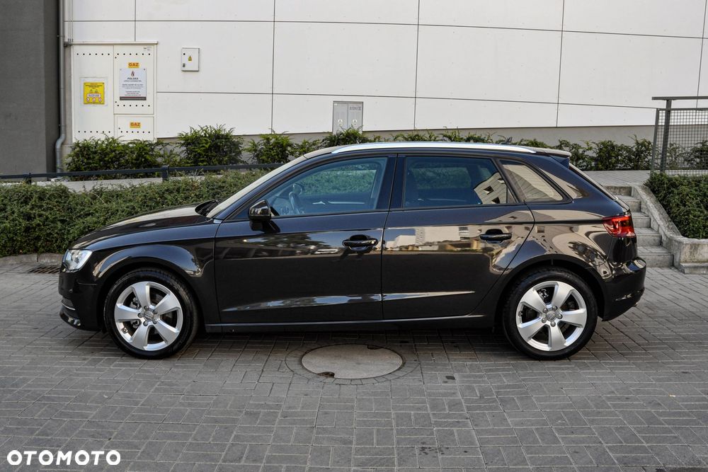 Audi A3 Sportback - 2