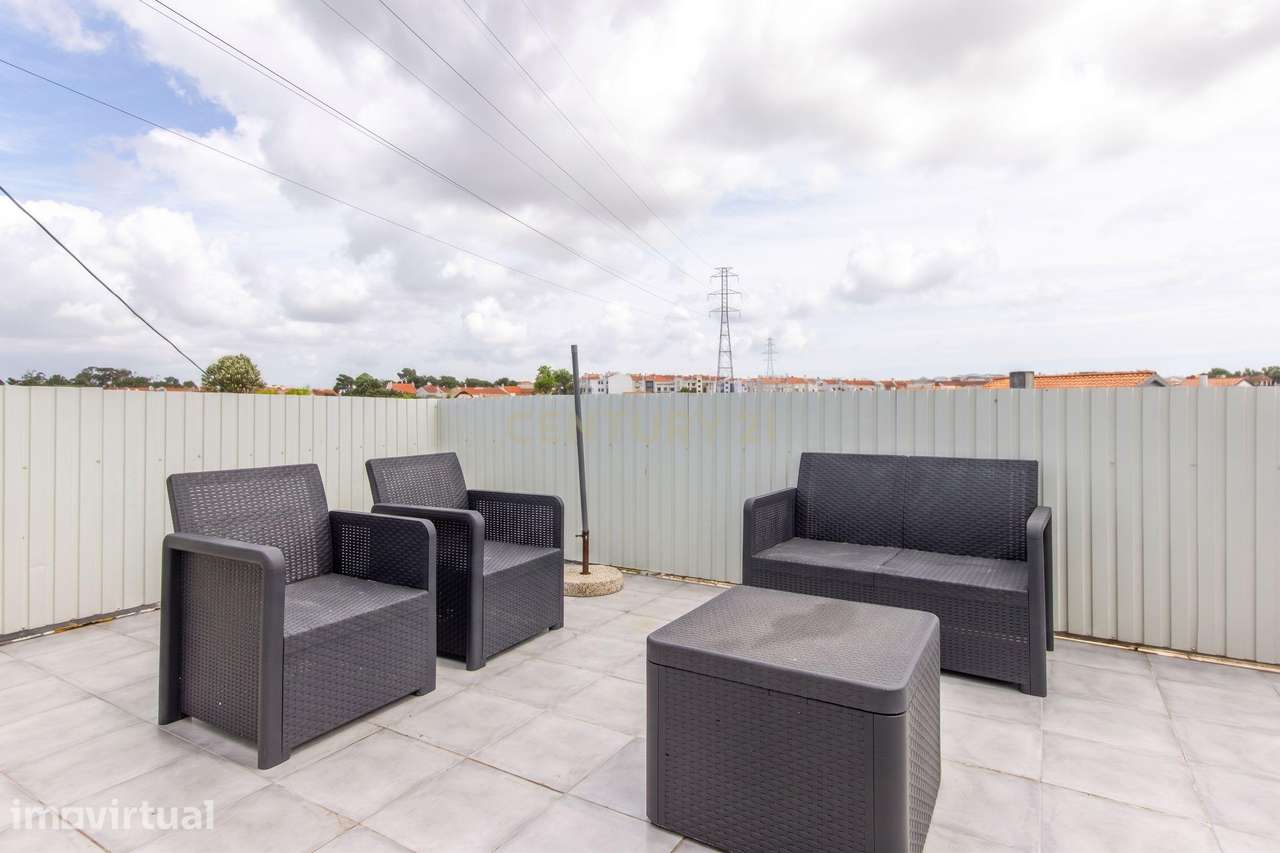 Excelente Apartamento de 4 Assoalhadas com Terraço e Sótão Independent - Grande imagem: 3/28