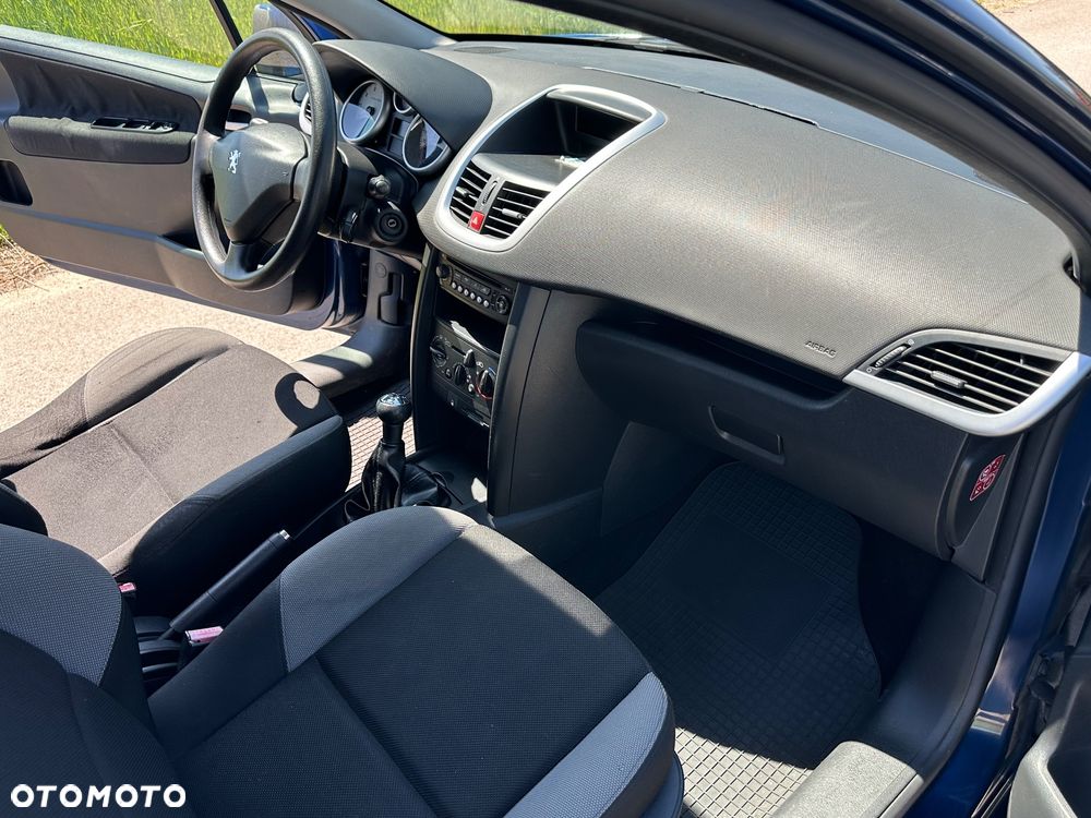 Peugeot 207 1.4 16V Trendy - 18