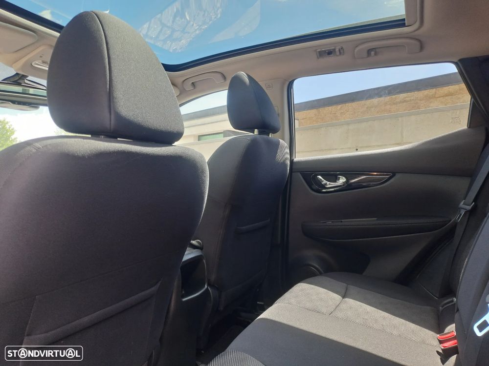 Nissan Qashqai 1.5 dCi N-Connecta 18 - 12