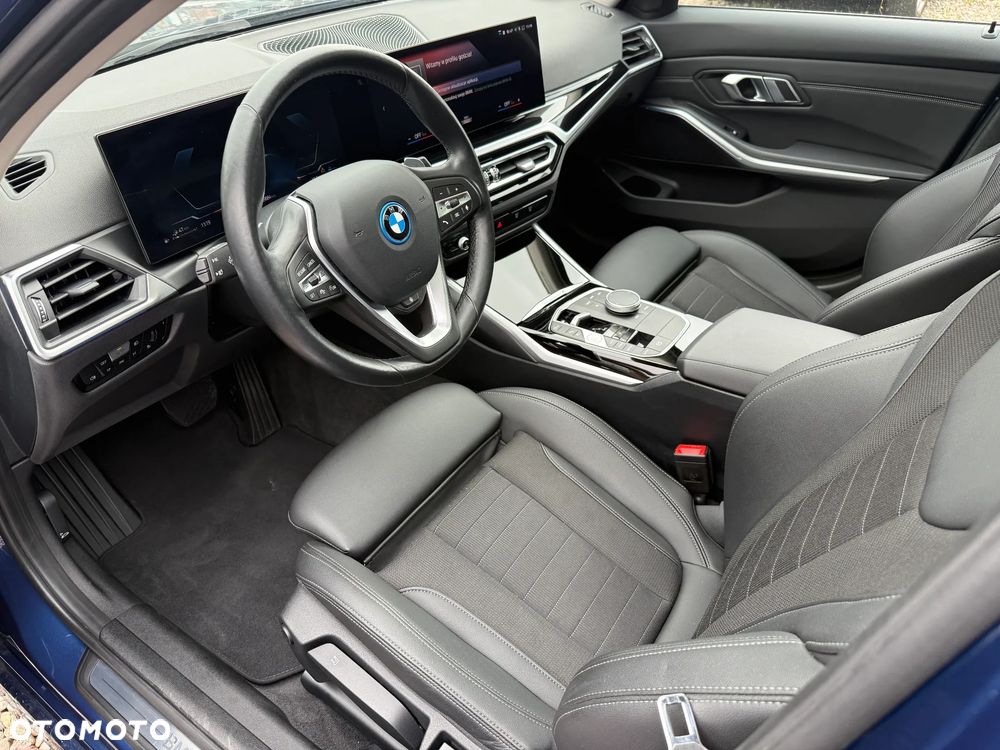BMW Seria 3 320e M Sport - 29