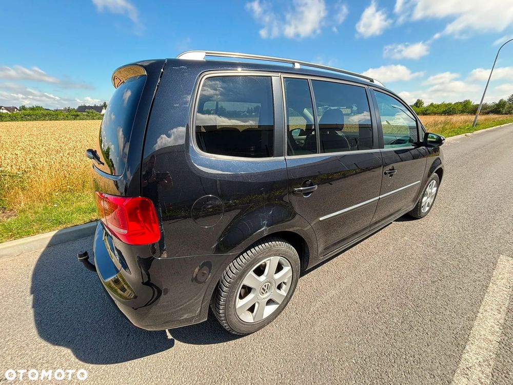 Volkswagen Touran 1.4 TSI Highline DSG - 4