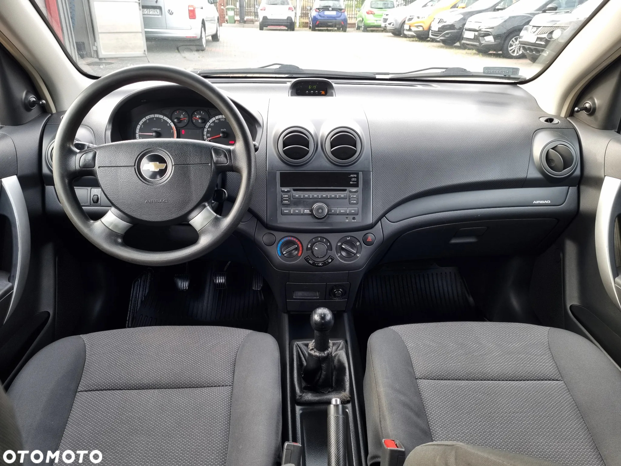 Chevrolet Aveo 1.2 16V Base / Classic - 11