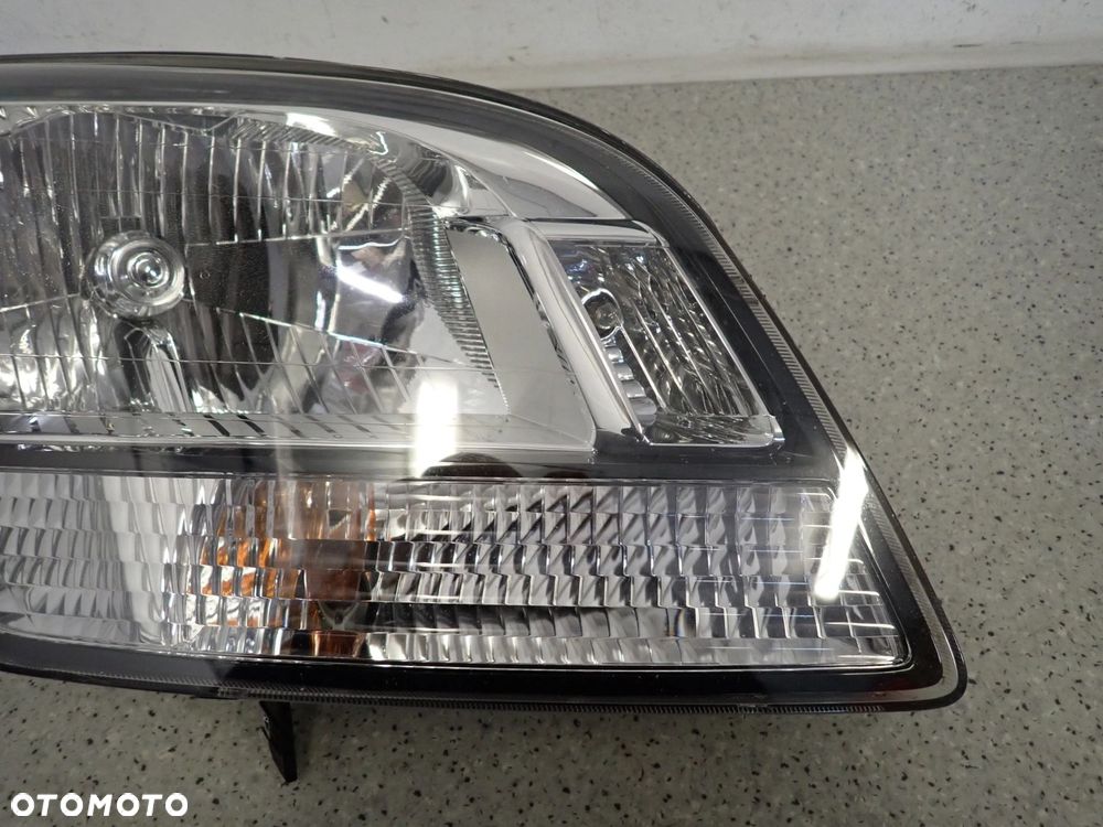 CHEVROLET ORLANDO 10- LAMPA PRZEDNIA PRAWA REFLEKTOR PRAWY - 4