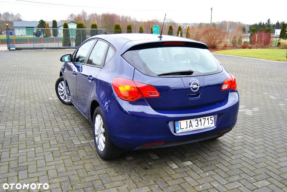 Opel Astra - 2