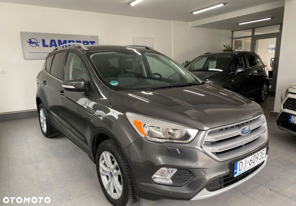 Ford Kuga - 1