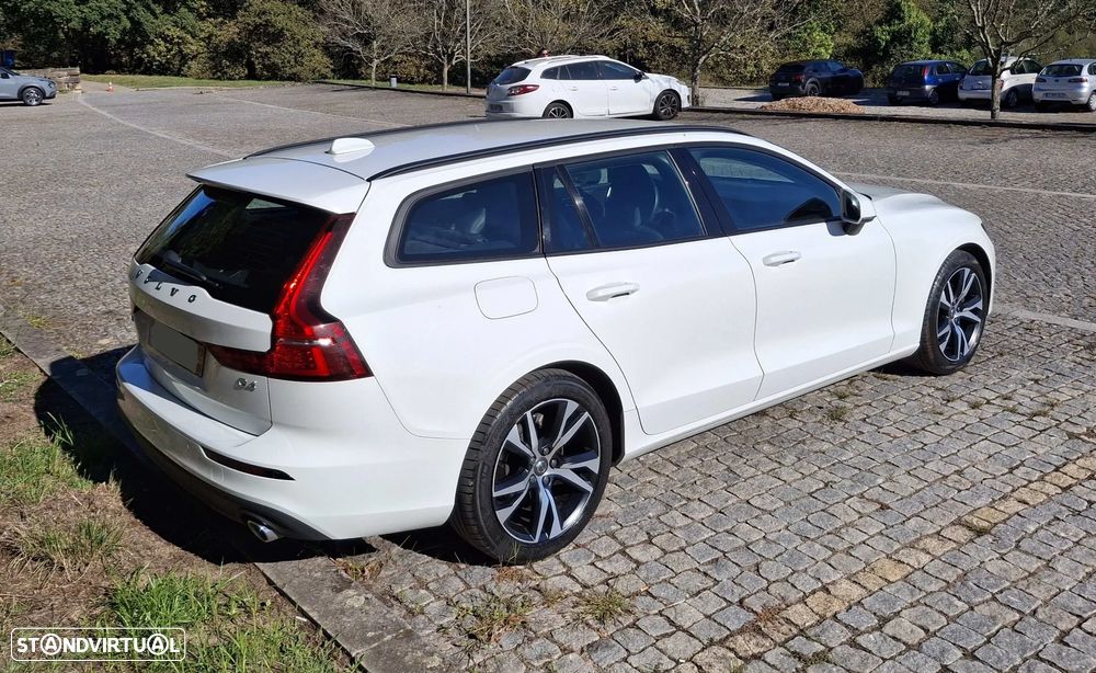 Volvo V60 2.0 D4 R-Design - 3