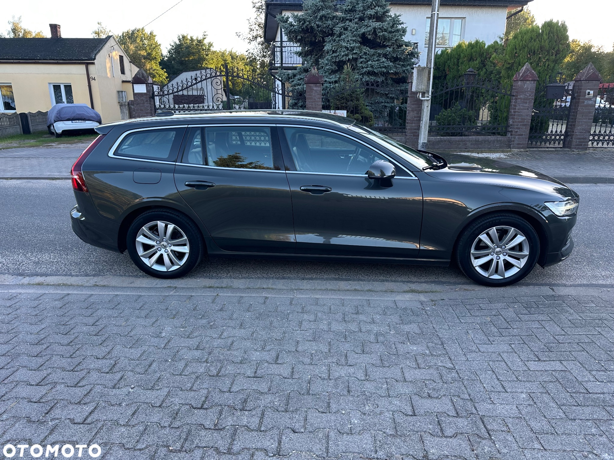 Volvo V60 D3 Drive-E Momentum - 4