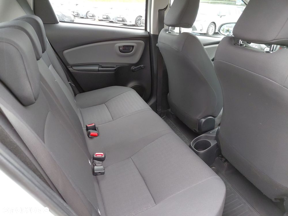 Toyota Yaris - 10