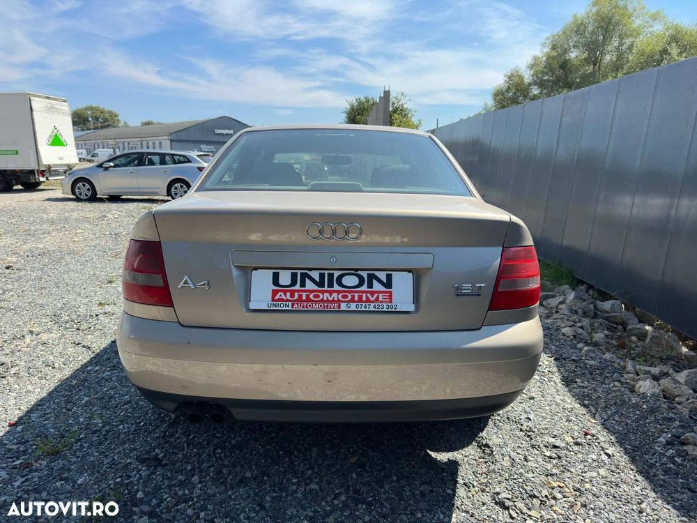 Audi A4 Avant 2.0 FSI - 6