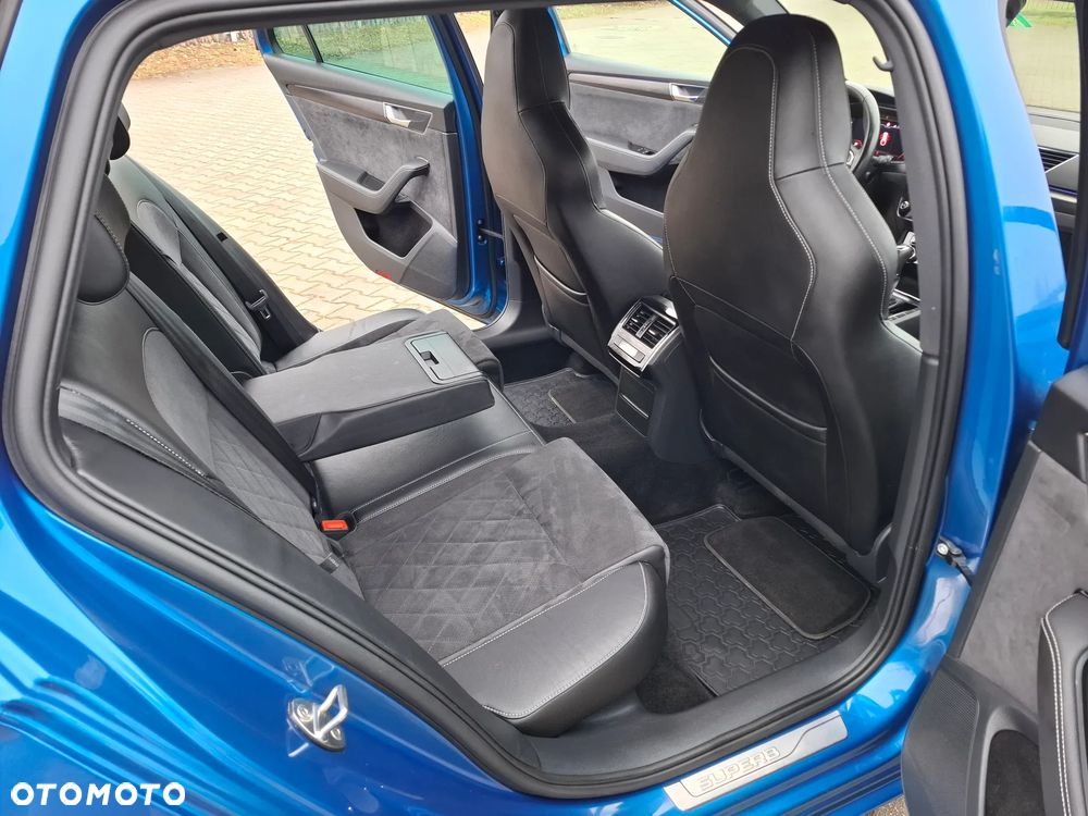 Skoda Superb 1.5 TSI DSG Sportline - 9