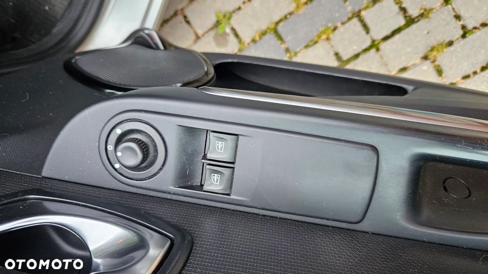 Renault Clio 0.9 TCe Limited - 17