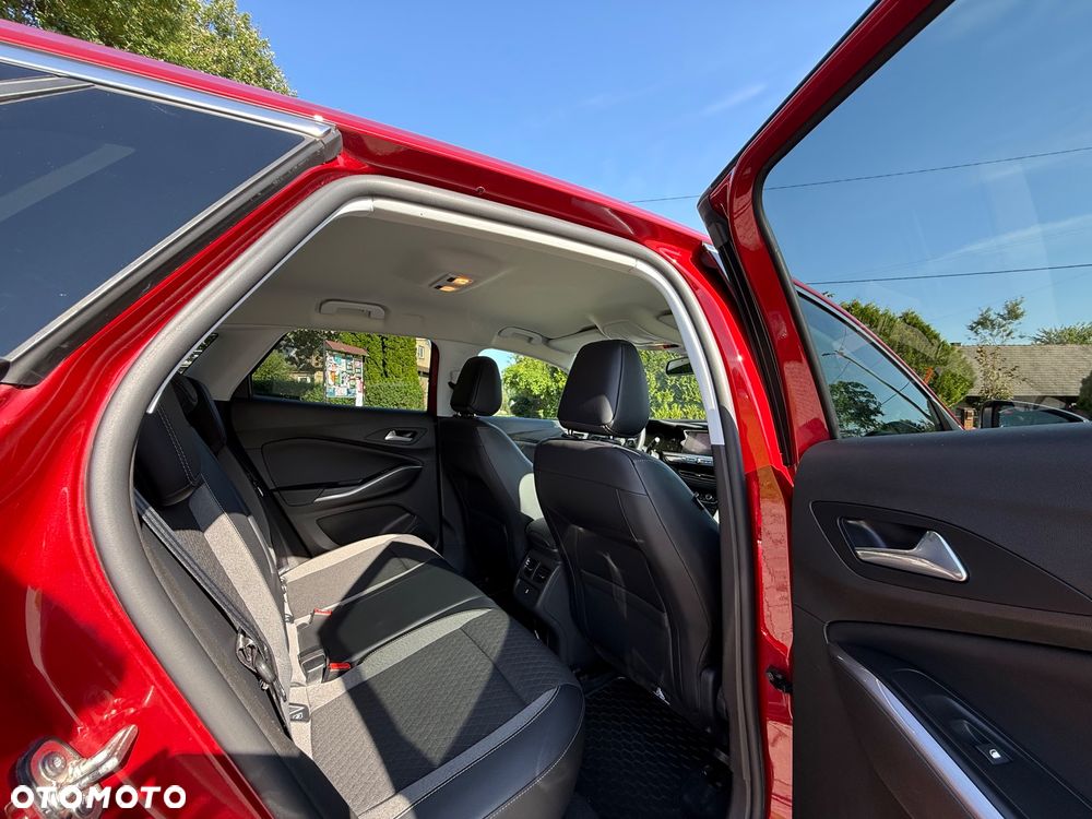 Opel Grandland X 1.2 T GPF Design&Tech S&S - 29