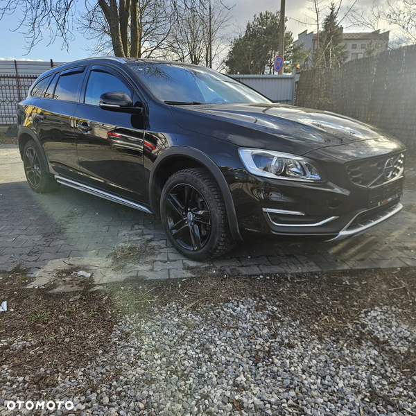 Volvo V60 Cross Country T5 AWD Momentum