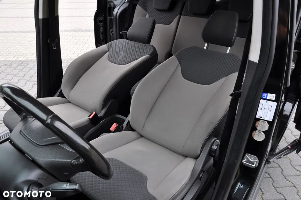 Ford Tourneo Courier 1.5 TDCi Titanium - 30