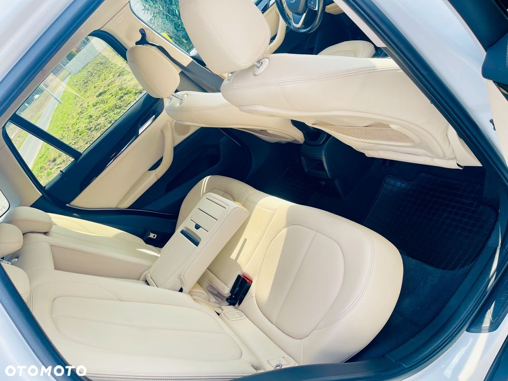 BMW X1 xDrive18d - 11