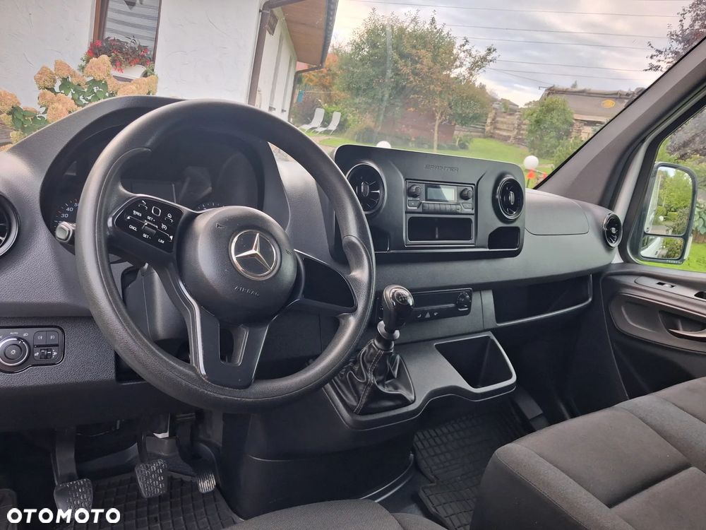 Mercedes-Benz Sprinter - 8