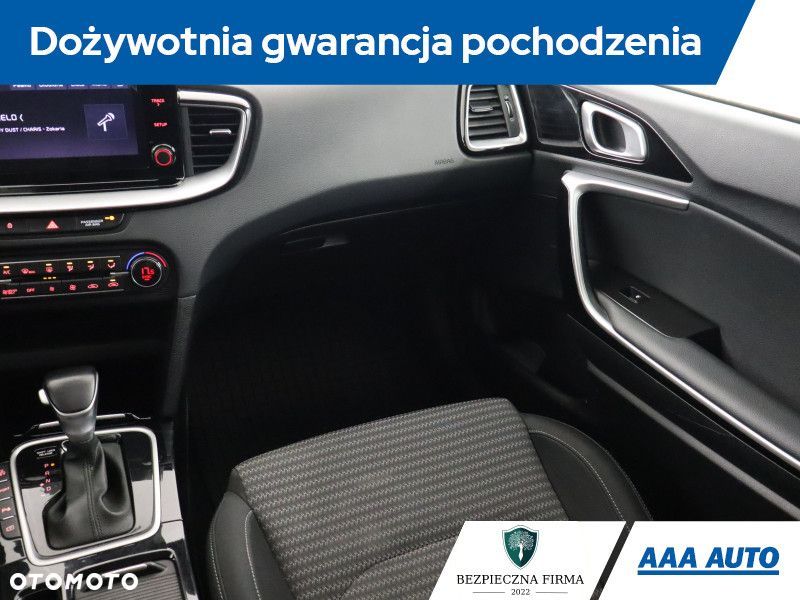 Kia Ceed - 10