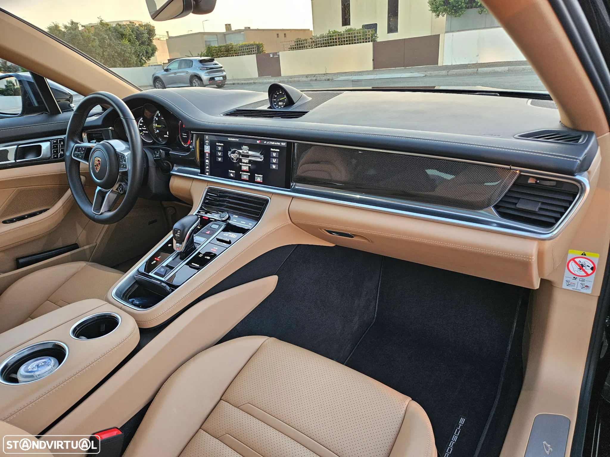 Porsche Panamera 4 E-Hybrid - 11