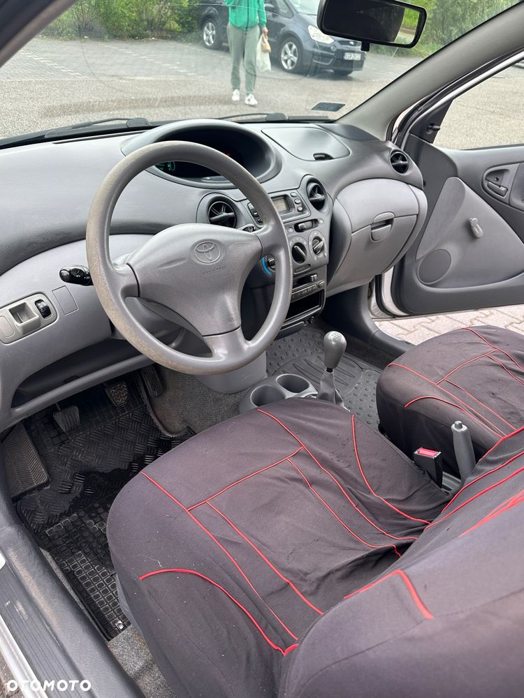 Toyota Yaris 1.0 Base - 7