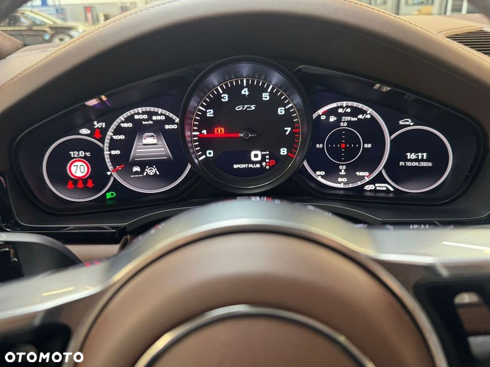Porsche Cayenne - 15