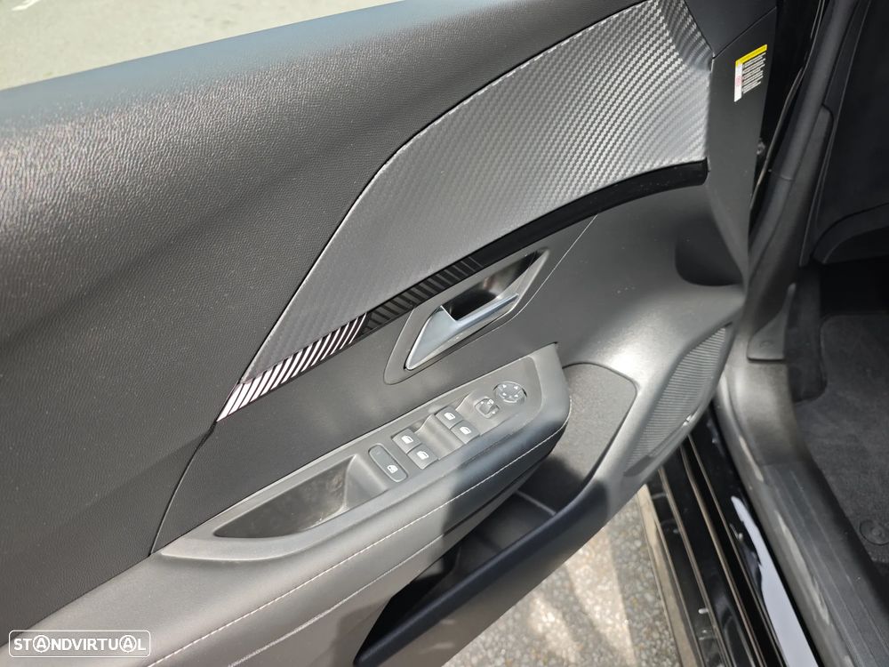 Peugeot e-208 Allure - 36