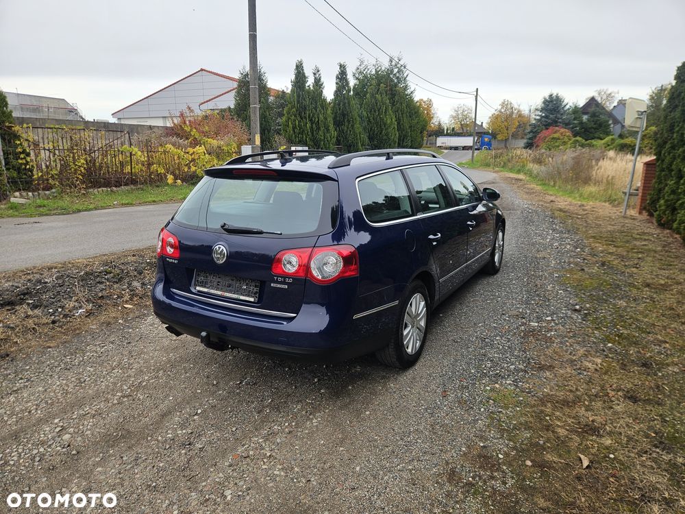 Volkswagen Passat - 4