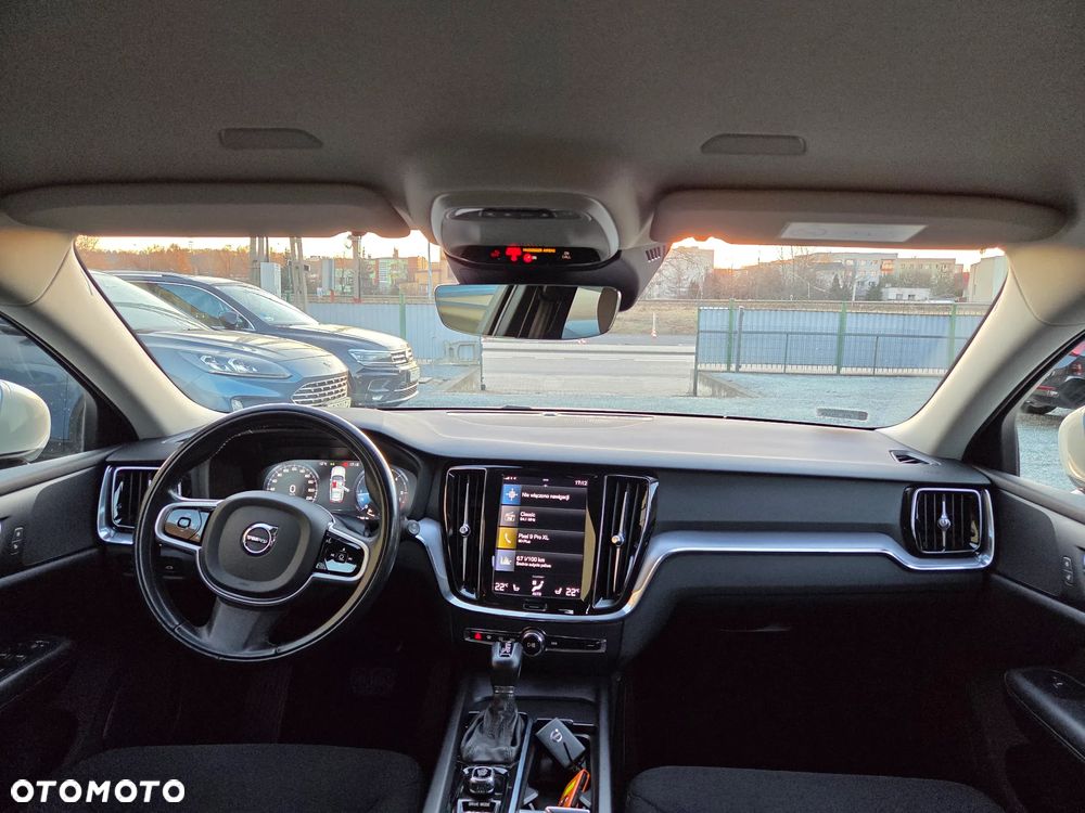 Volvo V60 D3 Momentum Pro - 12
