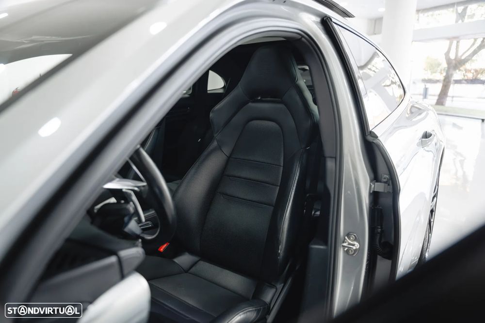 Porsche Panamera Sport Turismo 4 E-Hybrid Edition 10 Anos - 27