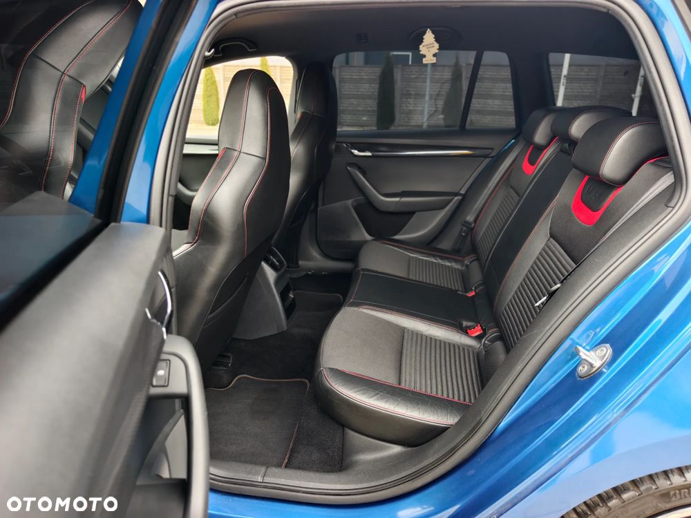 Skoda Octavia 2.0 TDI DSG RS - 10