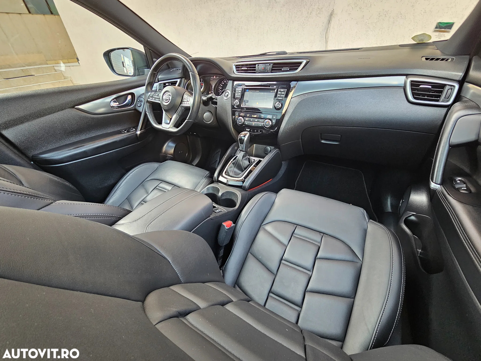 Nissan Qashqai 1.6 DCI Xtronic TEKNA+ - 33