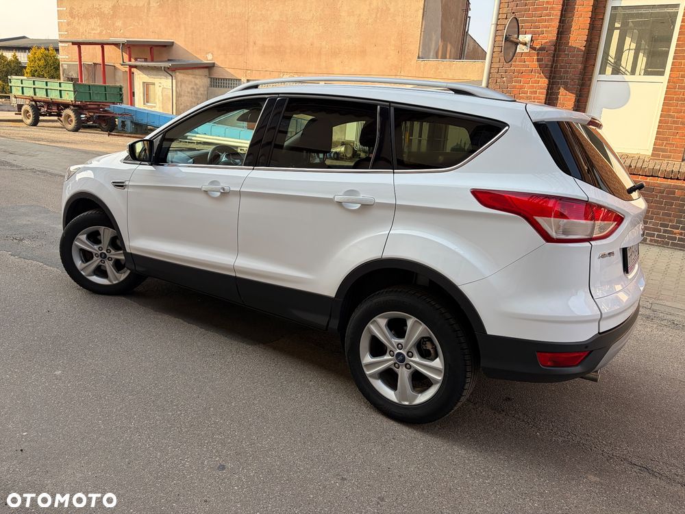 Ford Kuga 1.5 EcoBoost 2x4 Titanium - 3