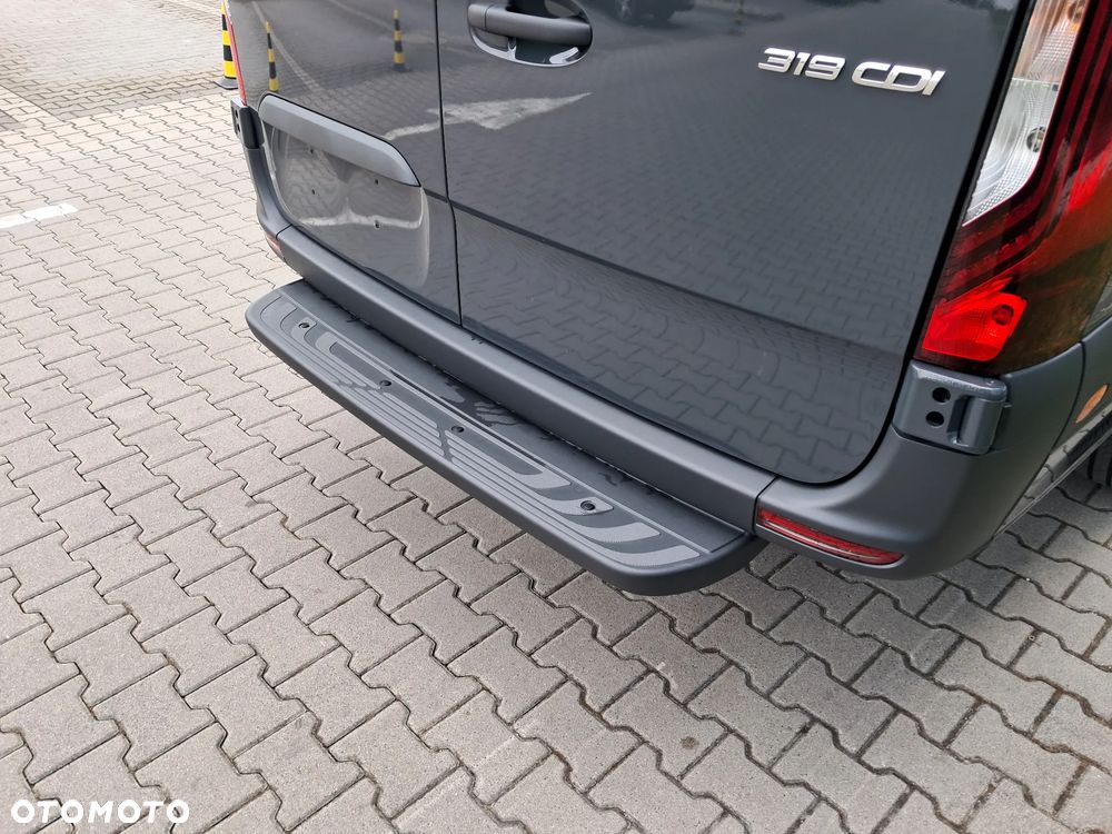 Mercedes-Benz Sprinter 319 CDI Furgon PRO długi 4325 mm L3H2 - 10