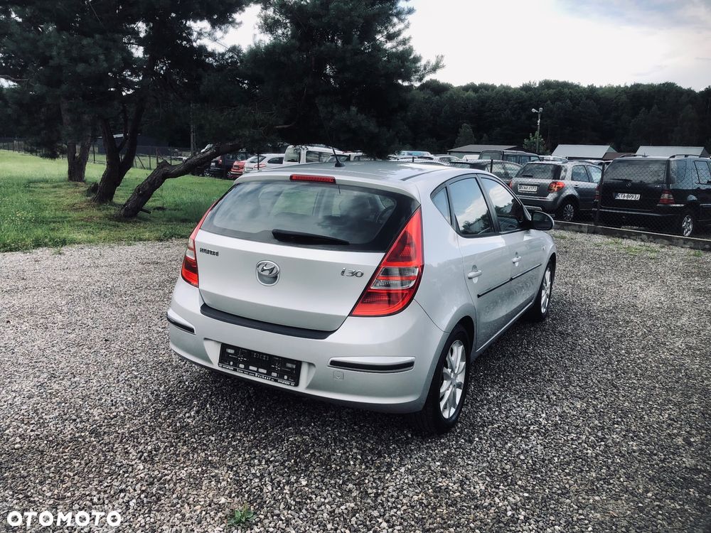 Hyundai i30 1.6 Comfort - 4